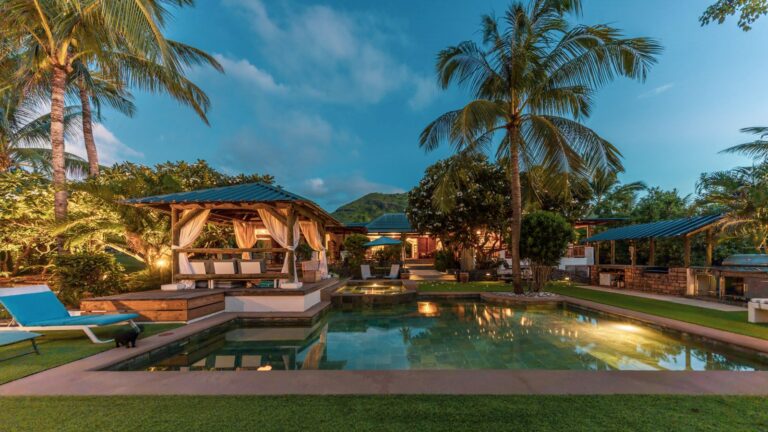ShantiGhar-Guesthouse-Mauritius-Pool-view